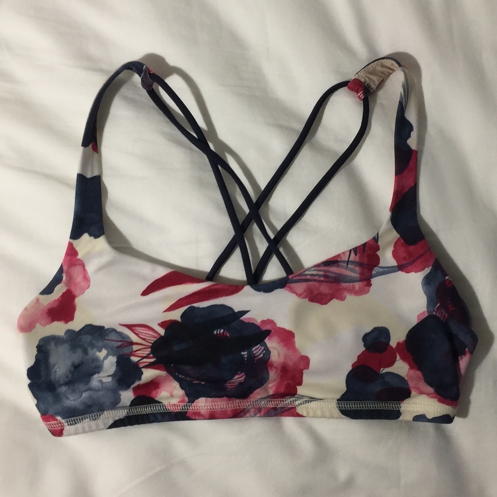 Lululemon Free to Be Bra